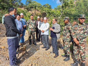 निर्माणाधिन बंगलाचुली -घोराही बैकल्पिक सडक खण्डको ओखलढुङ्गीमा रहेको कडा चट्टान नेपाली सेनालाई  बल्लास्टिङ गर्न दिईने