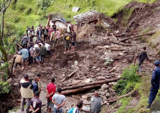 बैतडीमा पहिरोले घर पुरिदा आमा छोराको मृत्यु