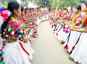 दाङ सहित पश्चिम नेपालका थारु गाउँमा माघीको रौनक सुरु