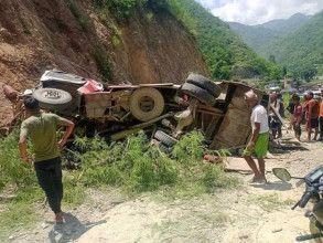 रामेछाप बस दुर्घटना : ज्यान गुमाउनेको सङ्ख्या १३ पुग्यो, ९ जनाको परिचय खुल्यो